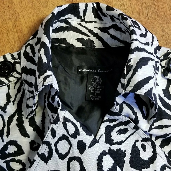 Fun, Short Trench Coat - Picture 4 of 7